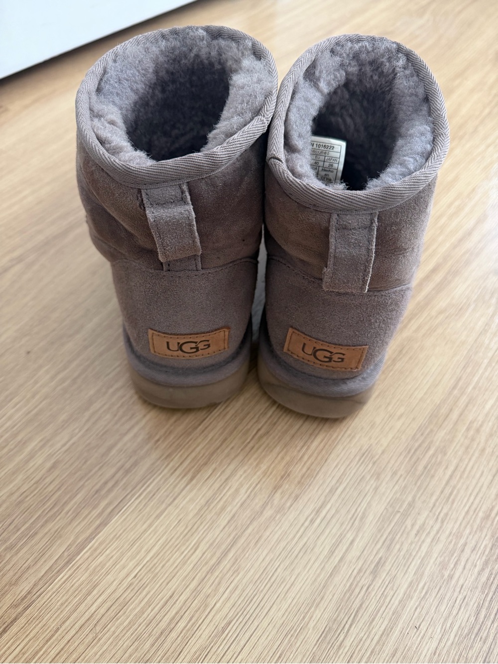 UGG Kids Classic Mini Boot in Gray